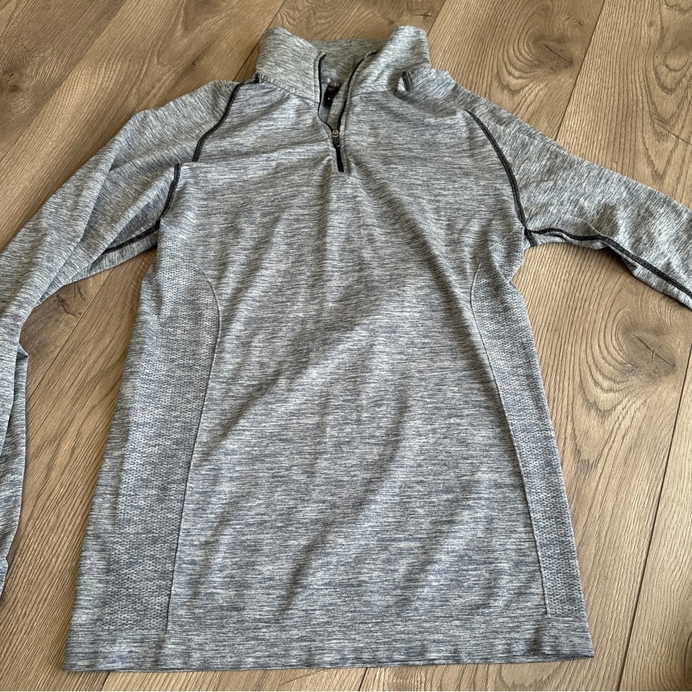 ALPHALETE Men’s pullover Quarter Zip Zenith in Gray size Medium